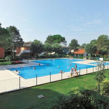 With Shared Pools And Garden