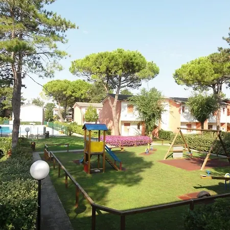 With Shared Pools And Garden 比比翁