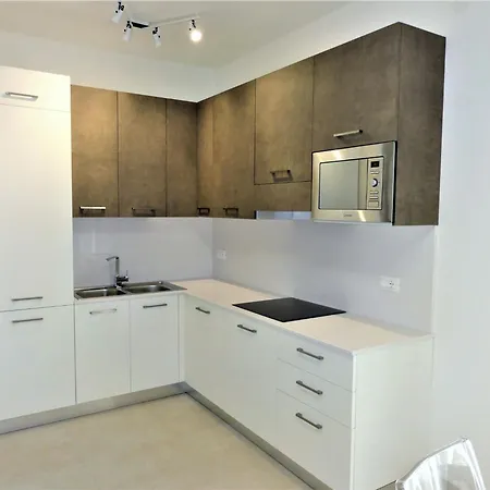 With Shared Pools And Garden 빌라 *