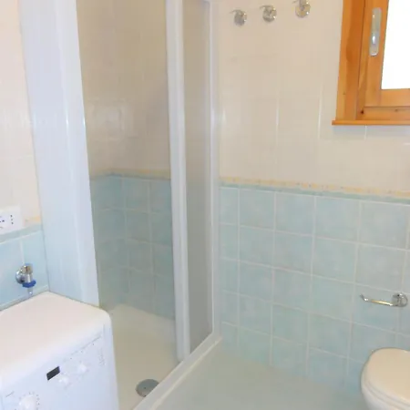 빌라 With Shared Pools And Garden