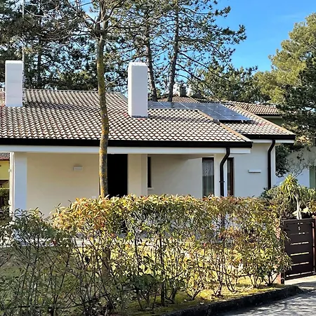 With Shared Pools And Garden 비비오네