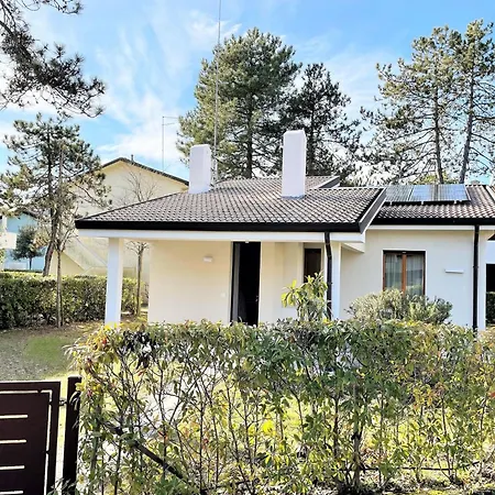 With Shared Pools And Garden * بيبيوني