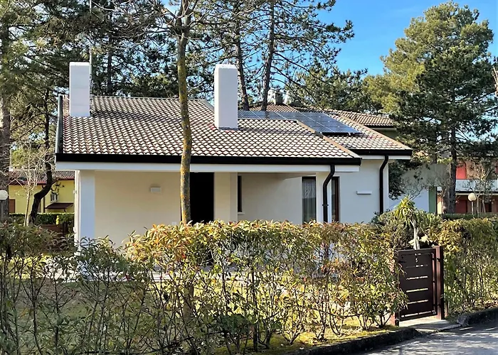 With Shared Pools And Garden 비비오네